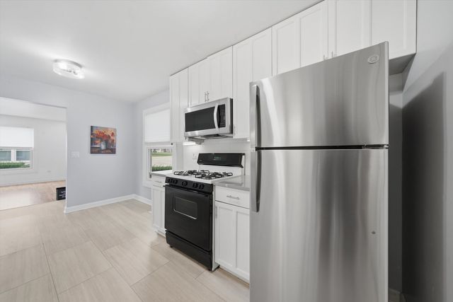 1046 Hampton Harbor 1046, Schaumburg, IL 60193