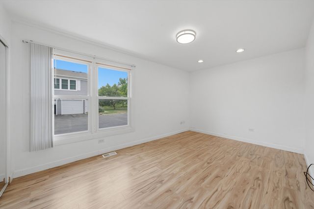 1046 Hampton Harbor 1046, Schaumburg, IL 60193