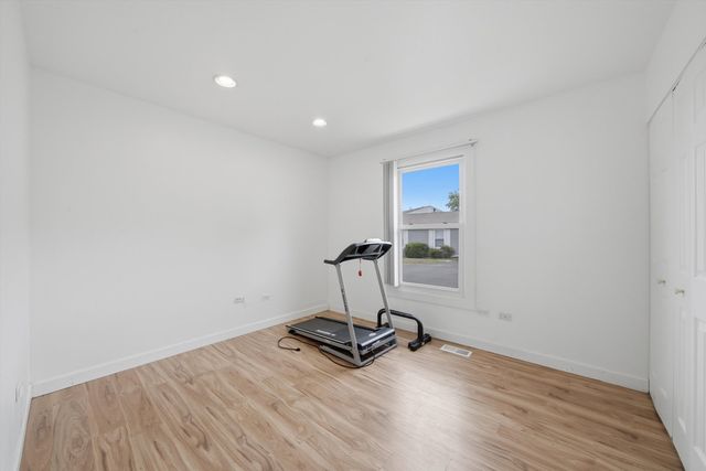 1046 Hampton Harbor 1046, Schaumburg, IL 60193