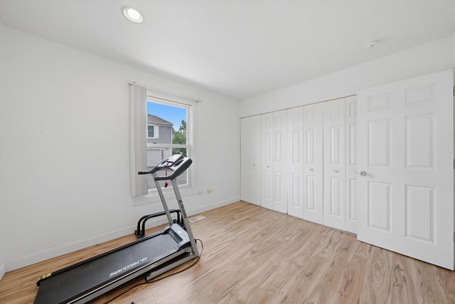 1046 Hampton Harbor 1046, Schaumburg, IL 60193