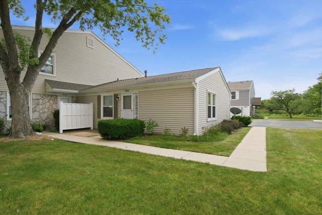 1046 Hampton Harbor 1046, Schaumburg, IL 60193