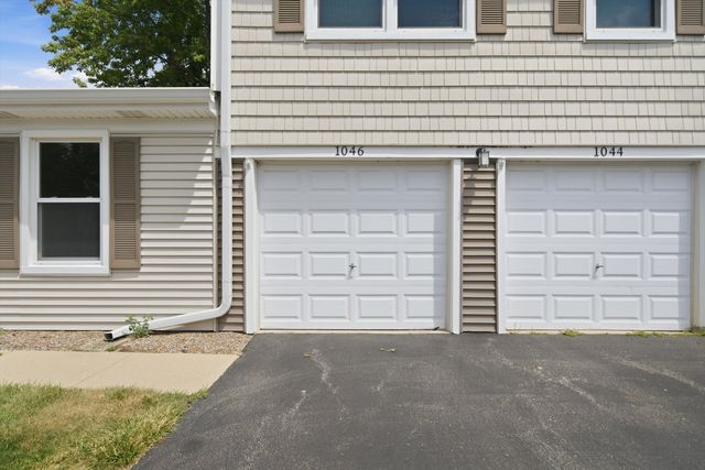 1046 Hampton Harbor 1046, Schaumburg, IL 60193