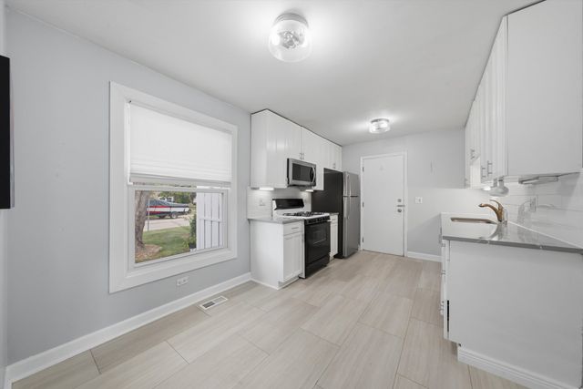 1046 Hampton Harbor 1046, Schaumburg, IL 60193