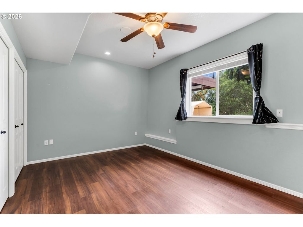 Image 28 of property listing at 14815 Sw DELASHMUTT Ln, Mc Minnville, OR 97128
