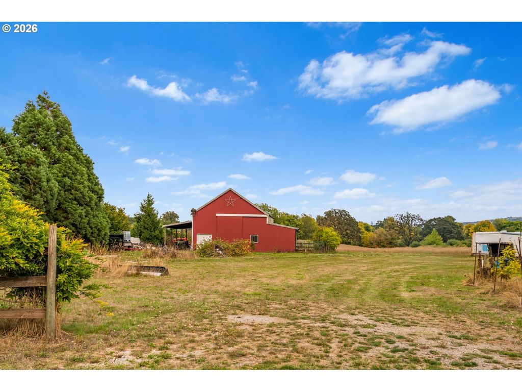 Image 36 of property listing at 14815 Sw DELASHMUTT Ln, Mc Minnville, OR 97128