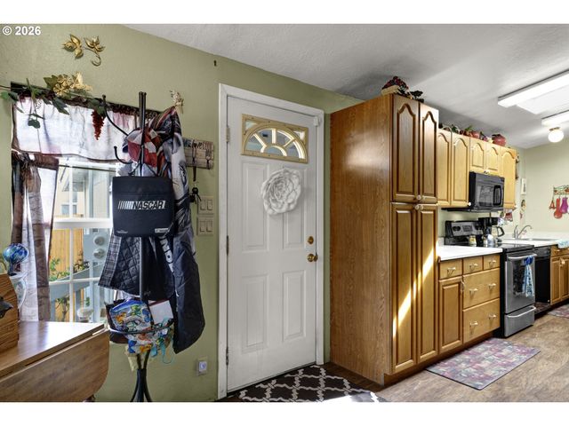 538 LOCHAVEN Ave, Springfield, OR 97477