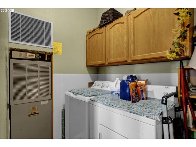 538 LOCHAVEN Ave, Springfield, OR 97477