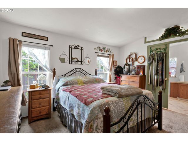 538 LOCHAVEN Ave, Springfield, OR 97477