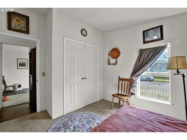 538 LOCHAVEN Ave, Springfield, OR 97477