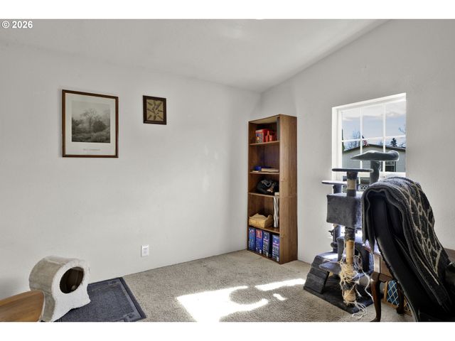 538 LOCHAVEN Ave, Springfield, OR 97477