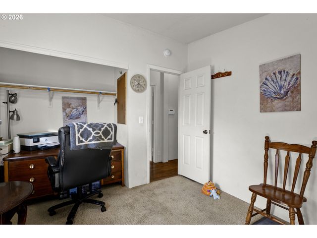 538 LOCHAVEN Ave, Springfield, OR 97477