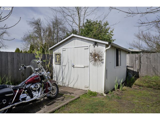 538 LOCHAVEN Ave, Springfield, OR 97477