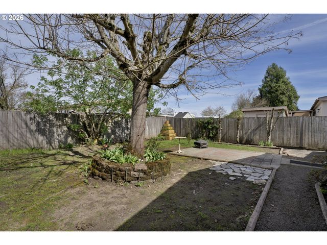 538 LOCHAVEN Ave, Springfield, OR 97477