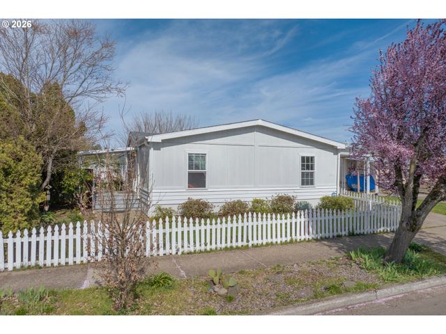 538 LOCHAVEN Ave, Springfield, OR 97477