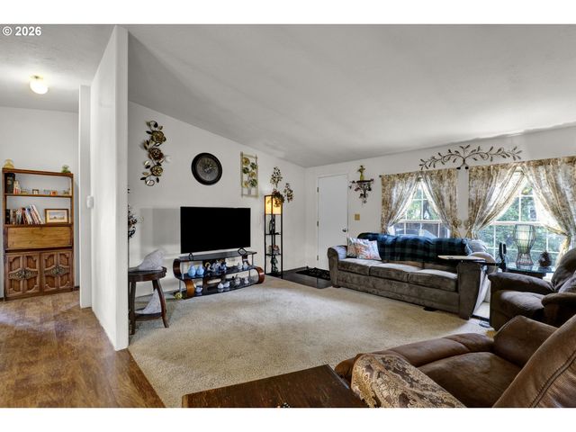 538 LOCHAVEN Ave, Springfield, OR 97477