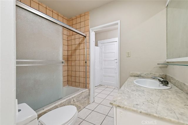 2239 W Sunset Boulevard, Los Angeles, CA 90026