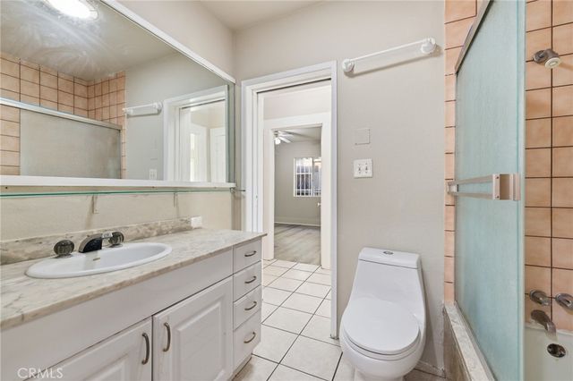 2239 W Sunset Boulevard, Los Angeles, CA 90026