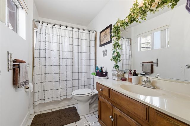 2239 W Sunset Boulevard, Los Angeles, CA 90026