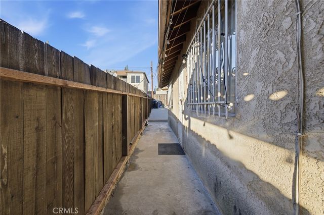 2239 W Sunset Boulevard, Los Angeles, CA 90026