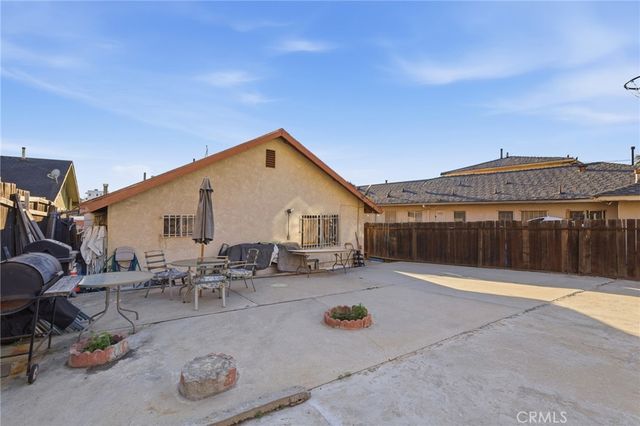 2239 W Sunset Boulevard, Los Angeles, CA 90026