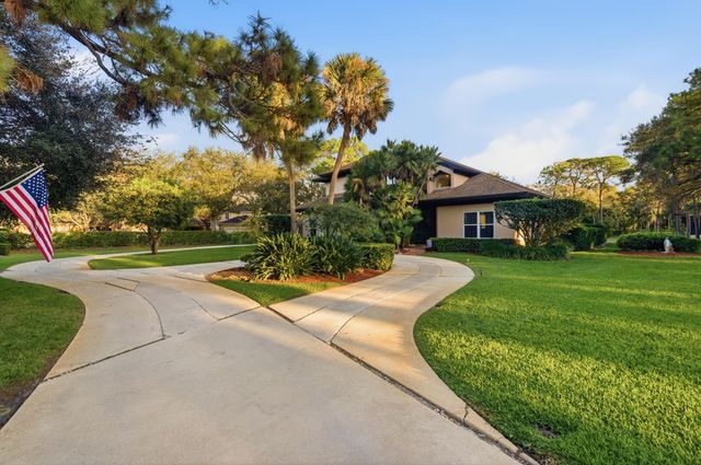 4838 Charlton Way, Delray Beach, FL 33445