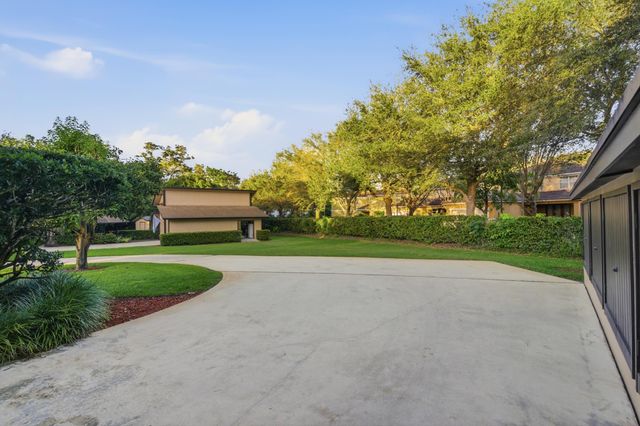 4838 Charlton Way, Delray Beach, FL 33445