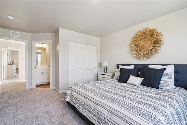 7058 N SANDSTONE WAY, Eagle Mountain, UT 84005