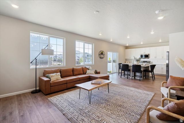 7058 N SANDSTONE WAY, Eagle Mountain, UT 84005