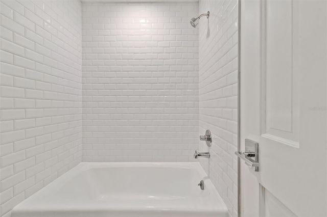 3328 NW 18TH AVENUE, Gainesville, FL 32605