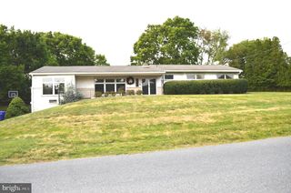 1406 REGENCY CIR, Harrisburg, PA 17110