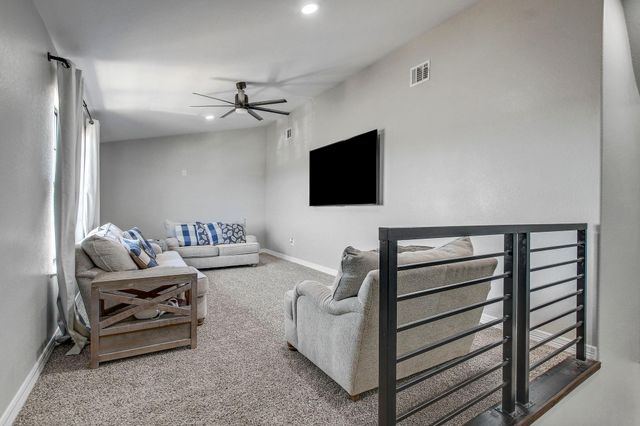 142 Anderson DR, Red Rock, TX 78662