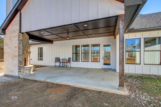 142 Anderson DR, Red Rock, TX 78662