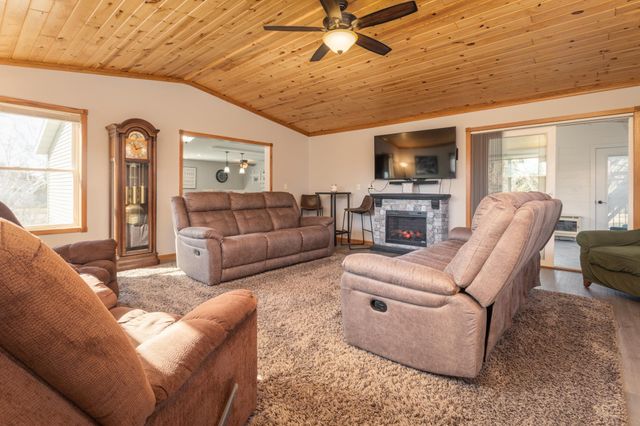 1177 Bridgeport Lane NW, Alexandria, MN 56308
