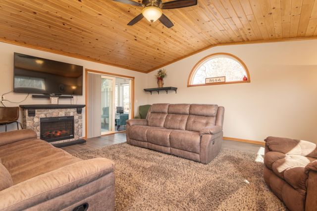 1177 Bridgeport Lane NW, Alexandria, MN 56308