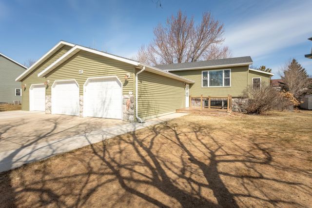 1177 Bridgeport Lane NW, Alexandria, MN 56308