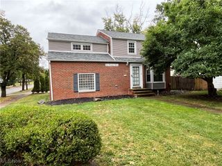 693 Quilliams Road, South Euclid, OH 44121