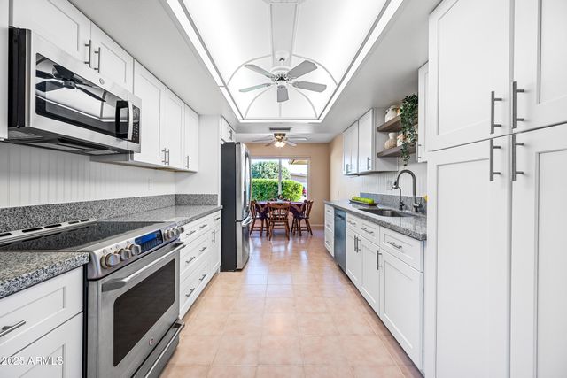 16869 N Meadow Park Drive, Sun City, AZ 85351