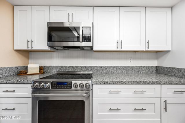 16869 N Meadow Park Drive, Sun City, AZ 85351