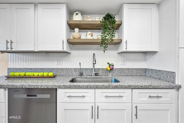 16869 N Meadow Park Drive, Sun City, AZ 85351