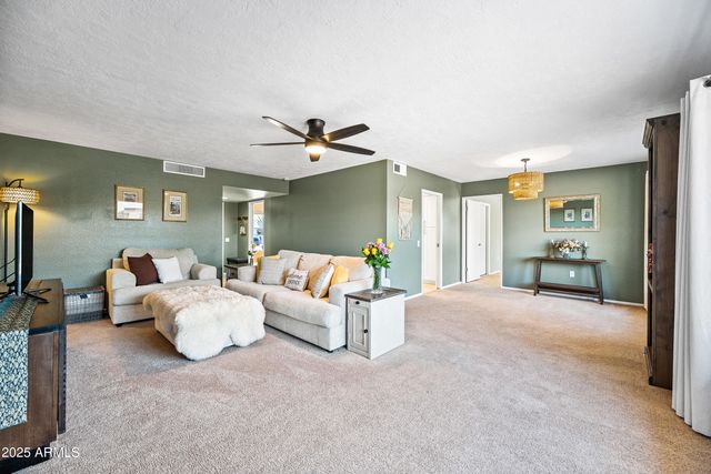 16869 N Meadow Park Drive, Sun City, AZ 85351