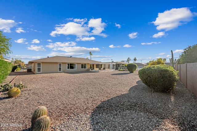 16869 N Meadow Park Drive, Sun City, AZ 85351