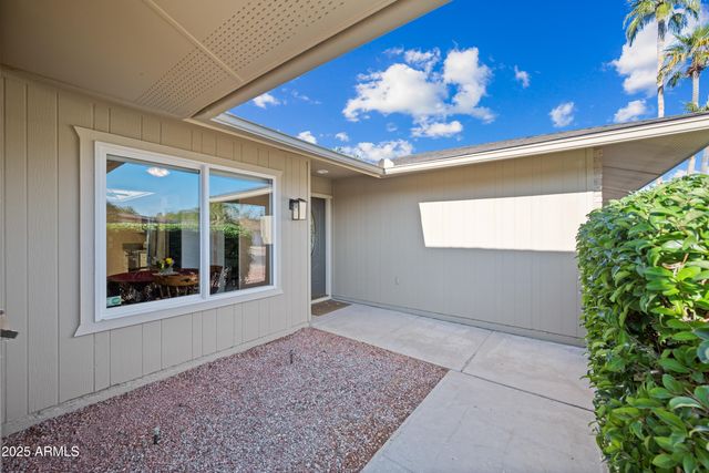 16869 N Meadow Park Drive, Sun City, AZ 85351