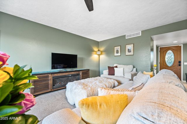 16869 N Meadow Park Drive, Sun City, AZ 85351