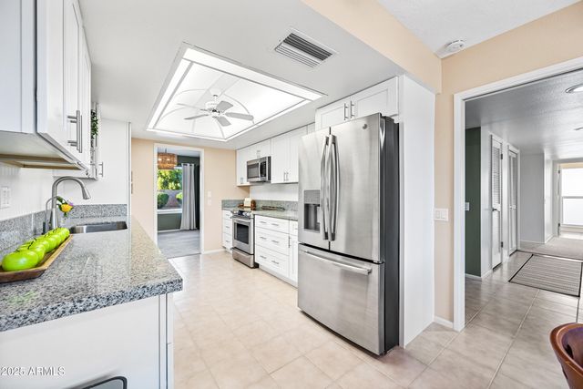 16869 N Meadow Park Drive, Sun City, AZ 85351