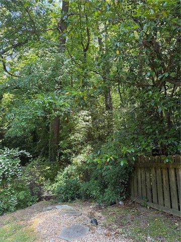 3539 Embry Circle, Atlanta, GA 30341
