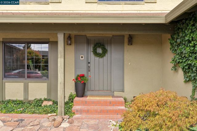737 Arboles Pl, San Ramon, CA 94583