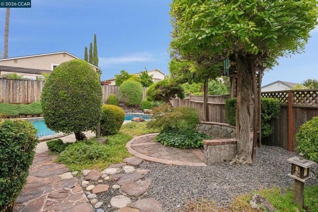 737 Arboles Pl, San Ramon, CA 94583