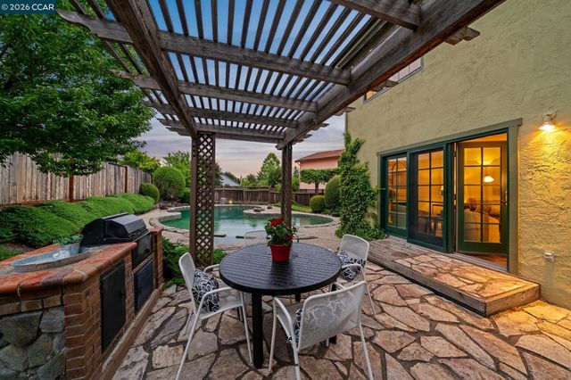 737 Arboles Pl, San Ramon, CA 94583