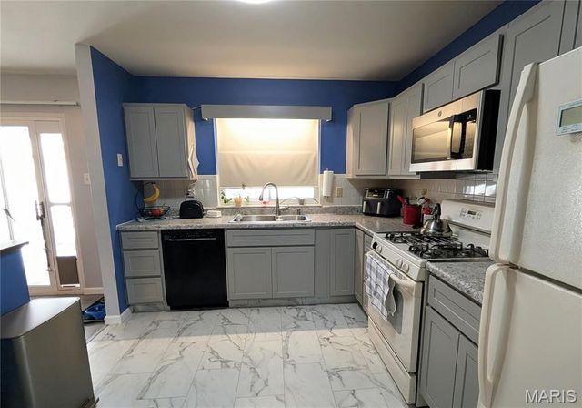 2549 Plymouth Drive, High Ridge, MO 63049