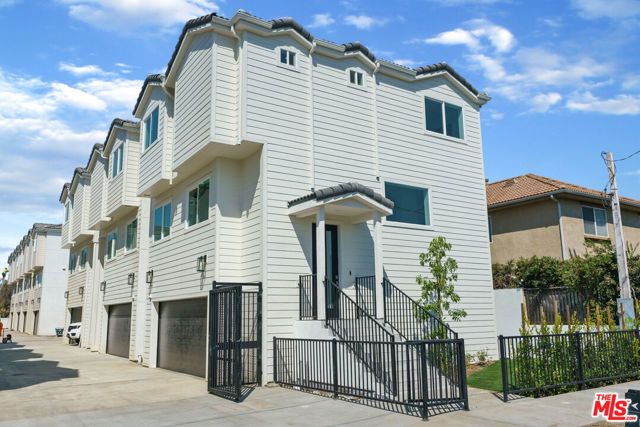 14651 W Sara Lane, Panorama City (los Angeles), CA 91402
